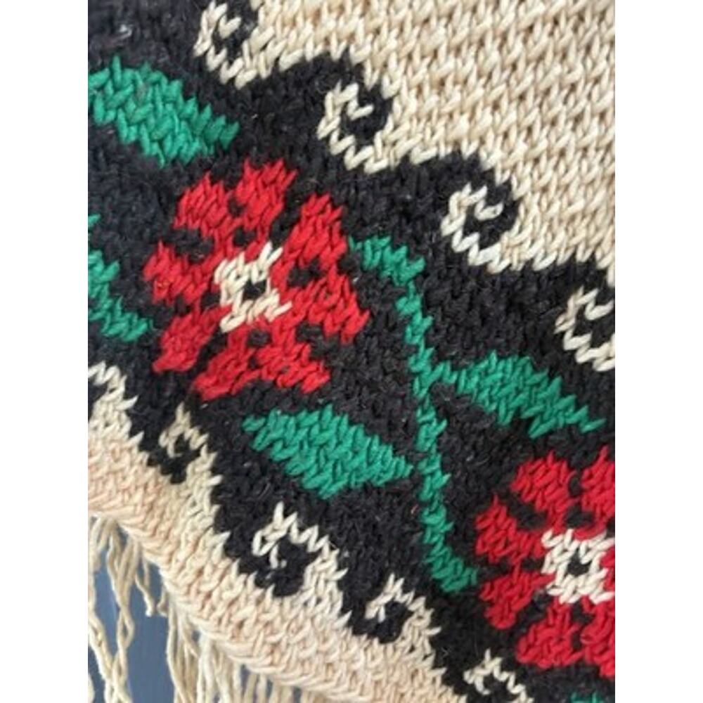 Vts Chunky Hand Knit Wool? Poncho Ivory/Green/Red/Black flowers Julie Girl - Picture 2 of 9